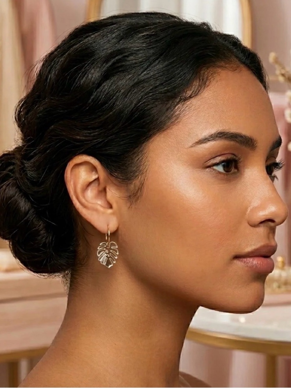 Monstera Women’s Earrings clear acrylic gold tone hoops NEW in package